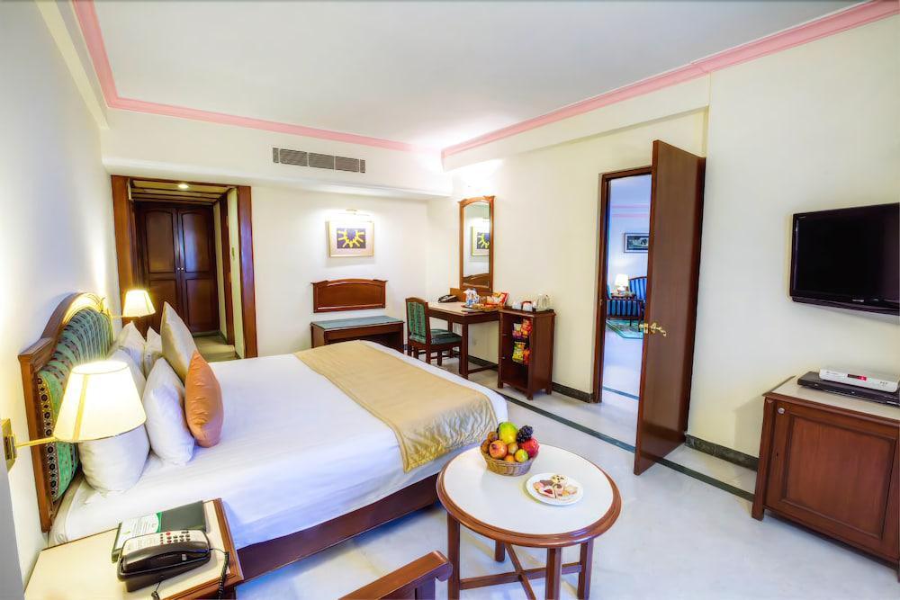 Radha Regent, Chennai Hotel Exterior foto