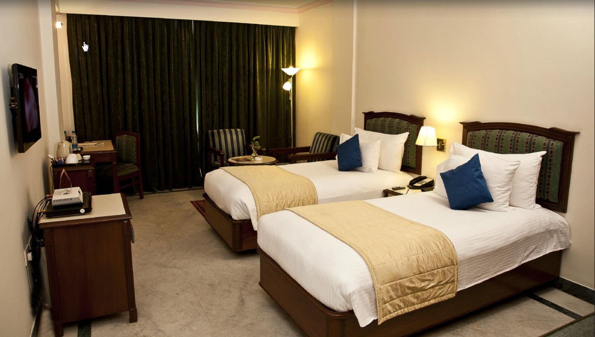 Radha Regent, Chennai Hotel Exterior foto