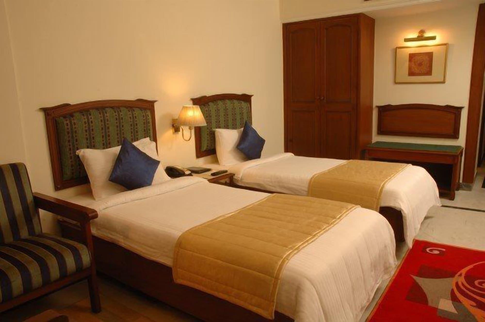 Radha Regent, Chennai Hotel Exterior foto