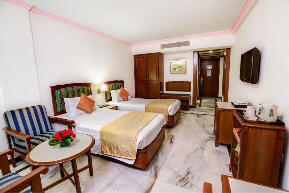Radha Regent, Chennai Hotel Exterior foto