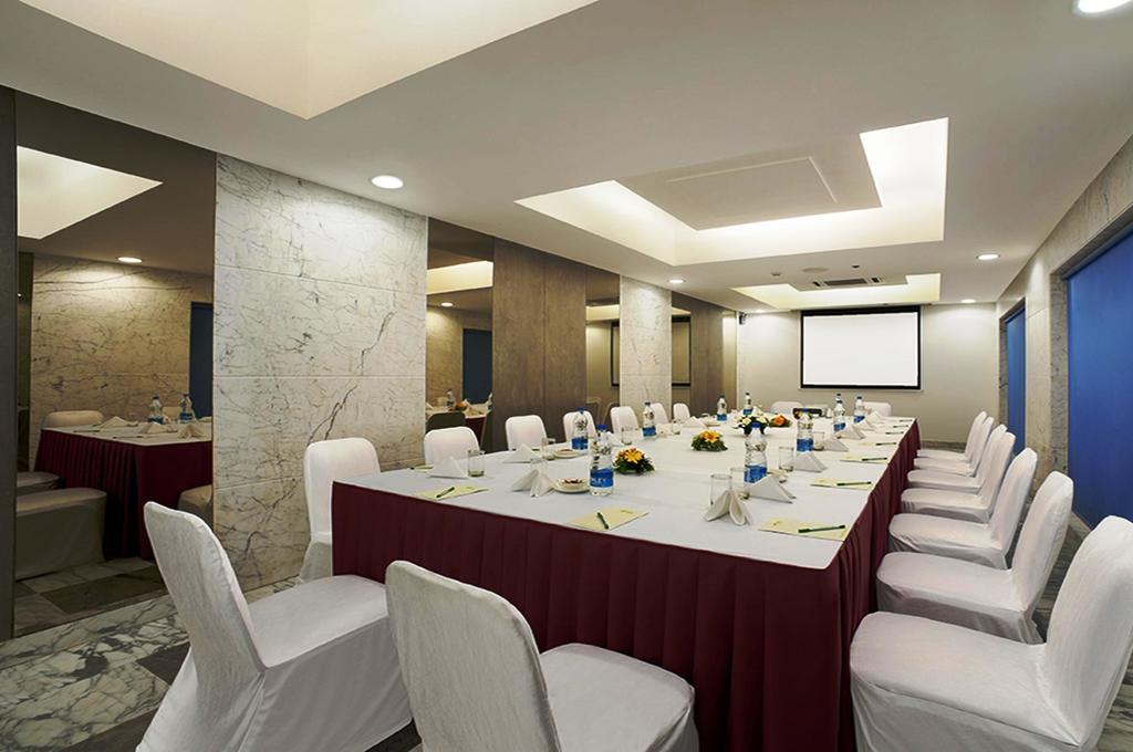 Radha Regent, Chennai Hotel Exterior foto